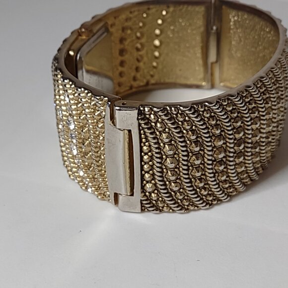 Pretty 6.5 Inch Gold Tone Rumours Watch - Picture 4 of 10